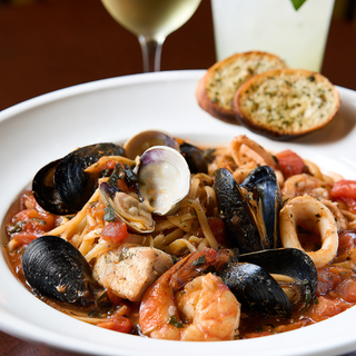 Zuppa di Pesce with Linguine