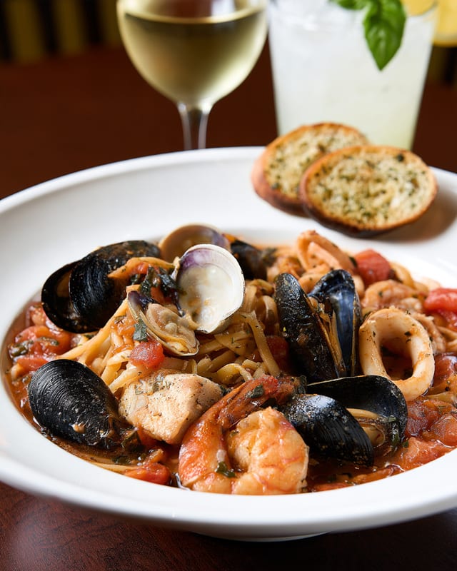 Zuppa di Pesce with Linguine.