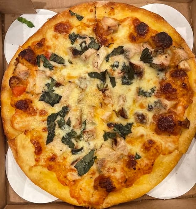10'' Vodka Pizza.